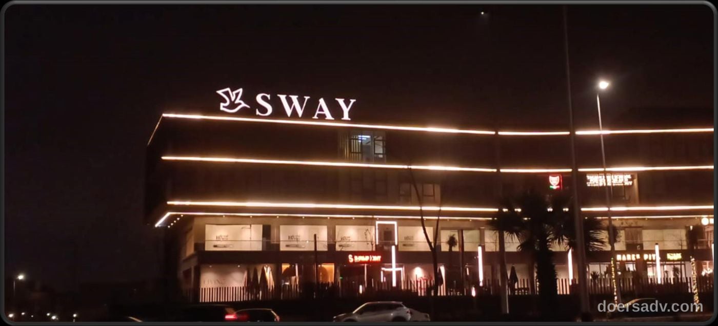 Sway Mall · Facade lighting and letters