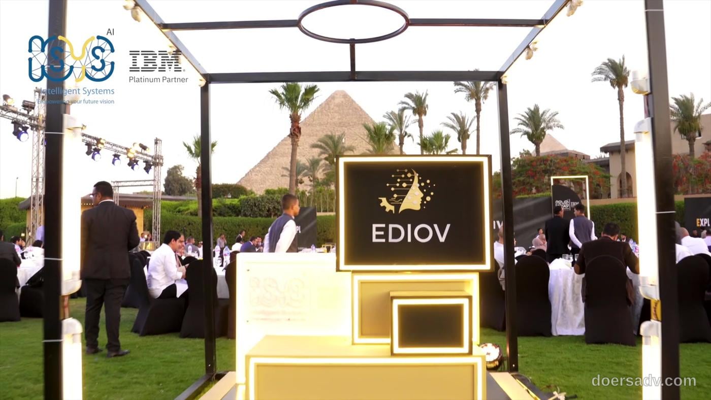 The EDIOV arch by ISYS and IBM facing the Pyramids