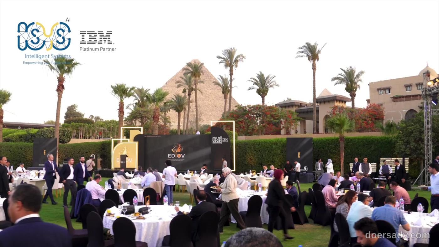 EDIOV by ISYS and IBM: garden dinner facing the Pyramids, produced by Doers